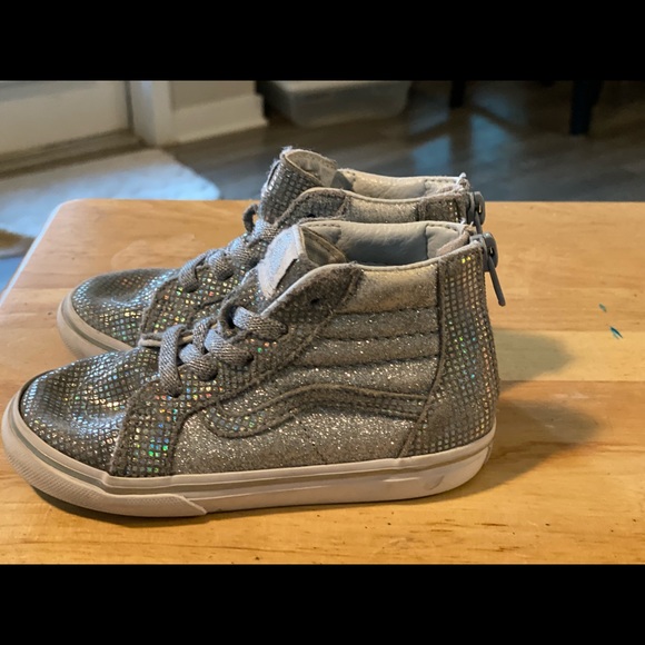 Vans - Picture 4 of 11